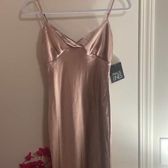 3/$100 NWT satin pink maxi dress parallel lines - Picture 3 of 5